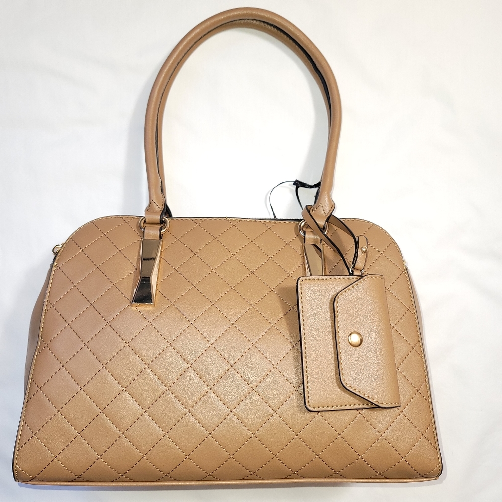 La Terre Fashion Tan Color Medium Sized Purse